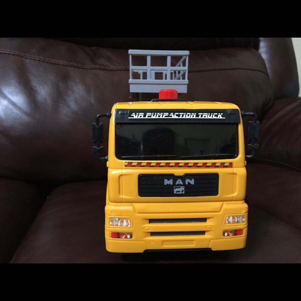 Toy Truck with Lift Platform Toys R Us